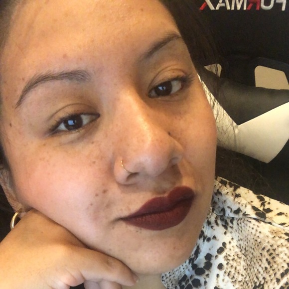 Meet your Posher, Anahi - Picture 1 of 1